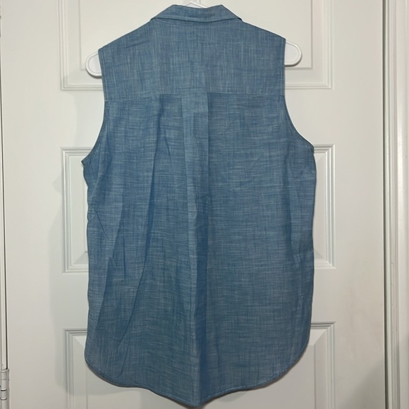 Frank and Eileen 100% cotton Fiona sleeveless button-down with collar size small - Picture 7 of 7